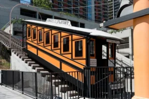 angels-flight-pesona-kereta-terpendek-di-dunia