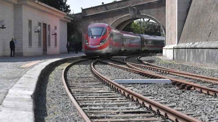 mengenal-ferrovia-vaticana-kereta-api-terpendek-di-dunia