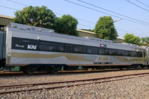 menjelajahi-kenyataan-perjalanan-bersama-kereta-api-argo-lawu