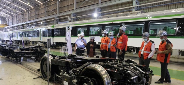 apa-yang-menggerakkan-kereta-di-zaman-dulu-evolusi-tenaga-dari-batu-bara-hingga-magnet